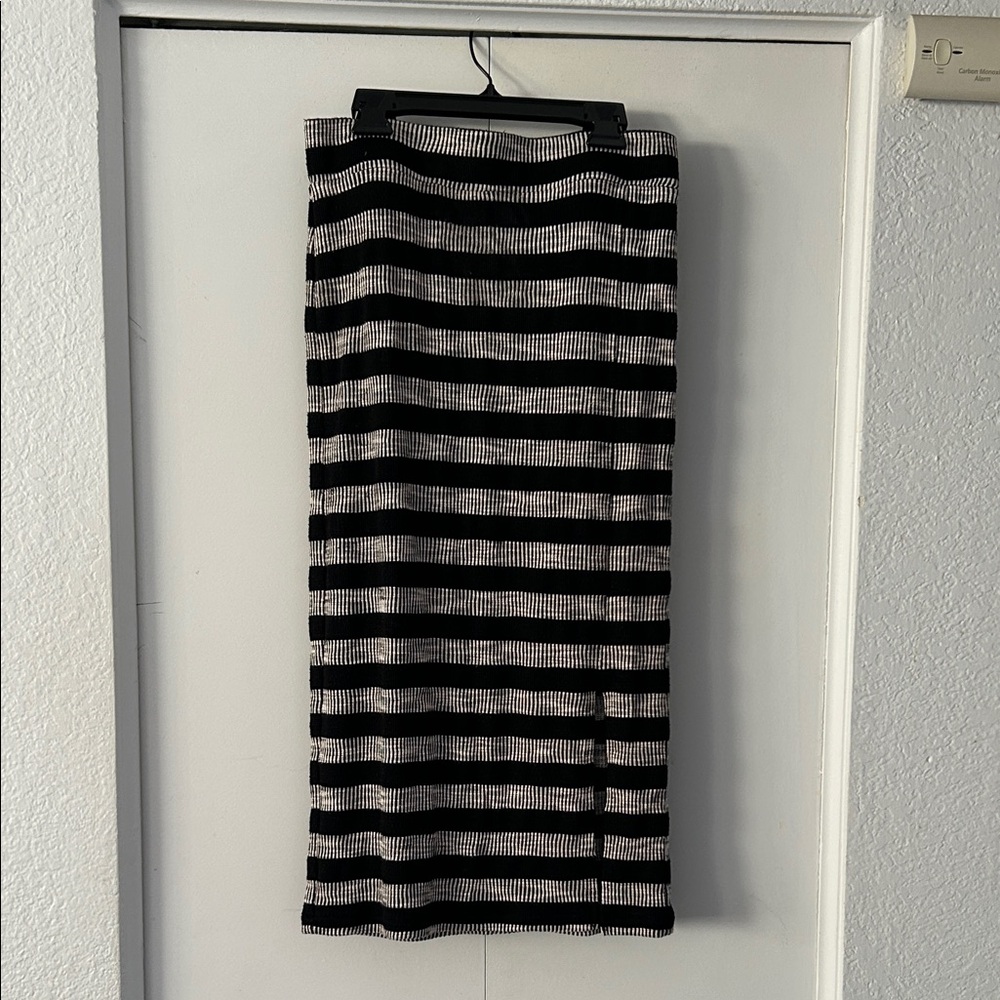 LOFT Black and Gray Striped Pencil Skirt